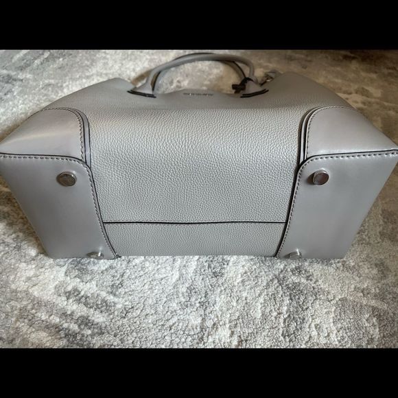 Michael Kors Large Mercer Gallery Tote - Picture 13 of 16